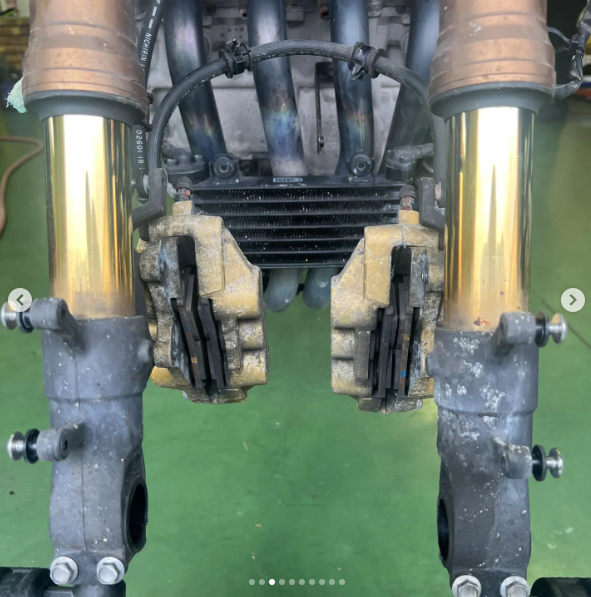 Nettoyage cryogénique d'une moto Suzuki GSX-R1000 près de Paris Ile-de-France