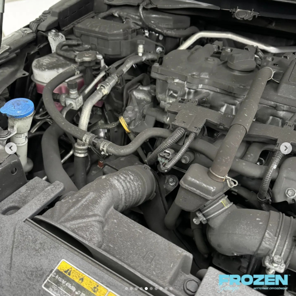 Nettoyage cryogénique de la baie moteur suite à un incendie voiture Toyota près de Paris Ile-de-France