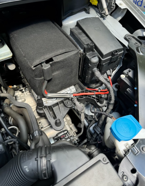 Nettoyage cryogénique baie moteur Volkswagen Sharan après incendie à Artigues Près Bordeaux