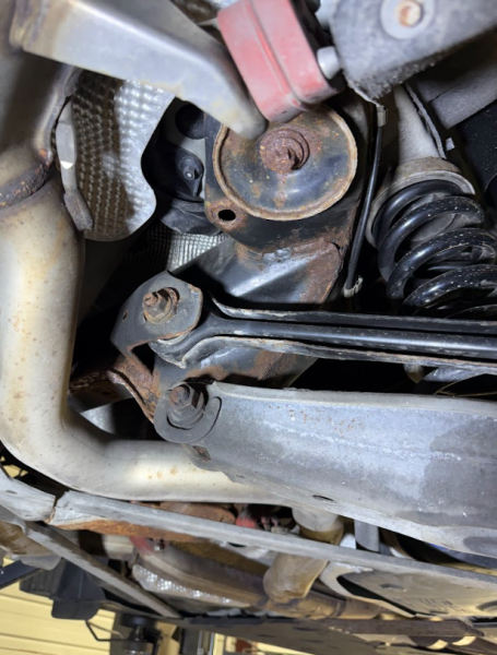 Restauration du train arrière de votre BMW 335i : Stop à la corrosion