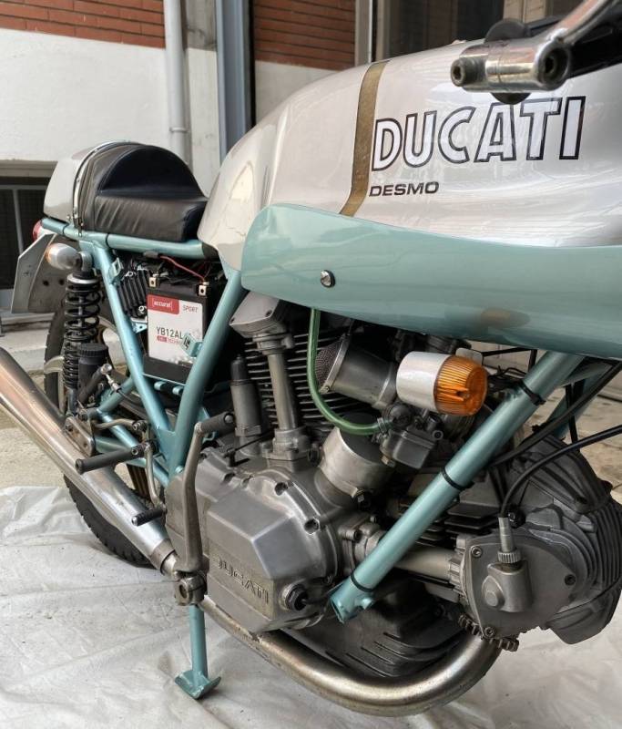 Nettoyage cryogénique d'une Ducati 900SS à Bergerac en Gironde
